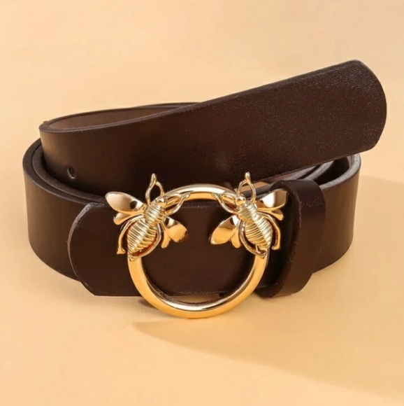 SHEIN Accessories - NWT Bee Buckle Belt